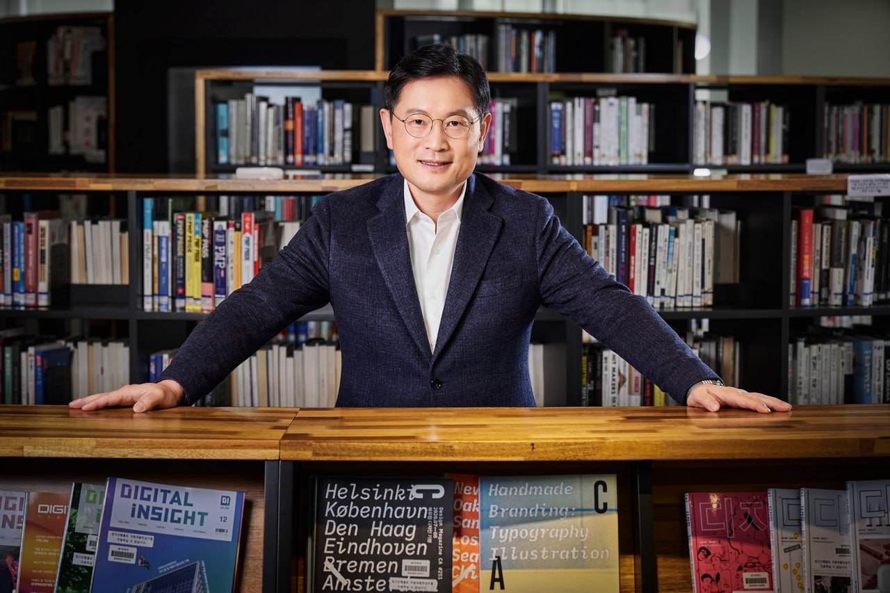 25052709355664233601